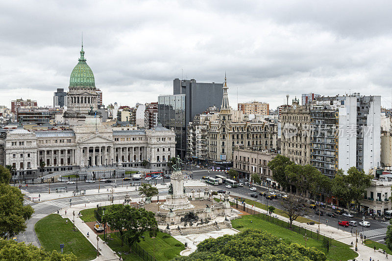 布宜诺斯艾利斯和Plaza Congreso(国会广场)的鸟瞰图在布宜诺斯艾利斯，阿根廷。